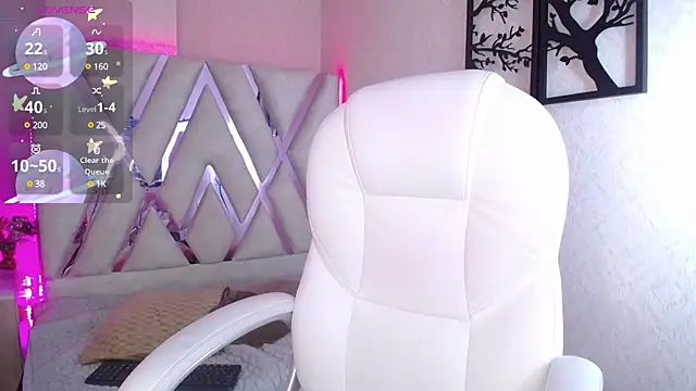 Sophia waalker  1 online show from March 14, 2025, 6:18 pm