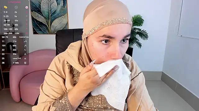 Ayha khalaf online show from October 9, 2025, 1:14 am