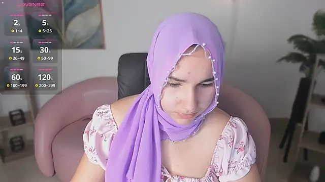 Ayha khalaf online show from December 3, 2025, 1:02 am