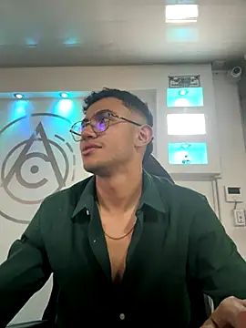 Snapshot of Thonny-becker chatting on October 26, 2025, 10:47 pm Thonny-becker online show from October 26, 2025, 10:47 pm