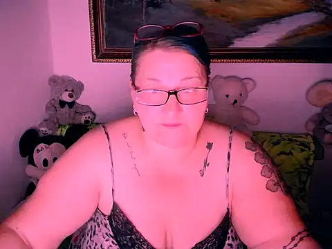 mayamayx online show from October 6, 2025, 6:05 pm
