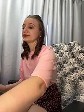 Snapshot of LillyFan-X chatting on May 17, 2026, 4:10 am LillyFan-X online show from May 17, 2026, 4:10 am