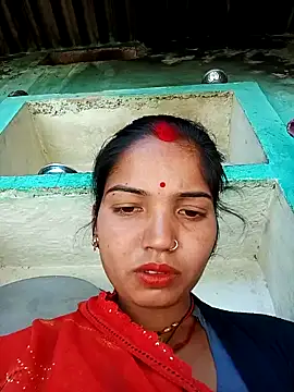 Snapshot of Bhuvi_Bedi chatting on February 9, 2025, 5:19 am Bhuvi Bedi online show from February 9, 2025, 5:19 am
