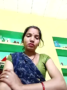 Snapshot of Bhuvi_Bedi chatting on February 17, 2025, 10:03 pm Bhuvi Bedi online show from February 17, 2025, 10:03 pm