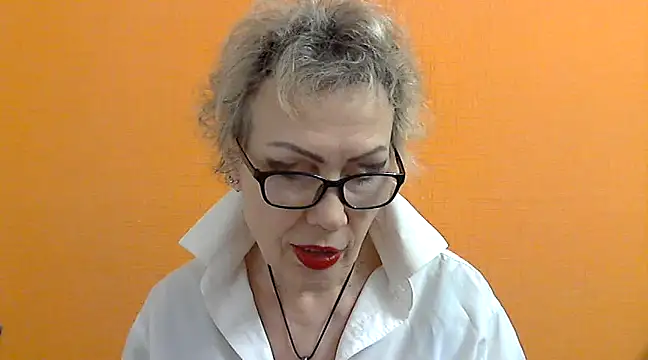 NessyJenixs online show from March 5, 2025, 5:50 pm