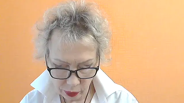 Snapshot of NessyJenixs chatting on October 11, 2025, 7:40 am NessyJenixs online show from October 11, 2025, 7:40 am
