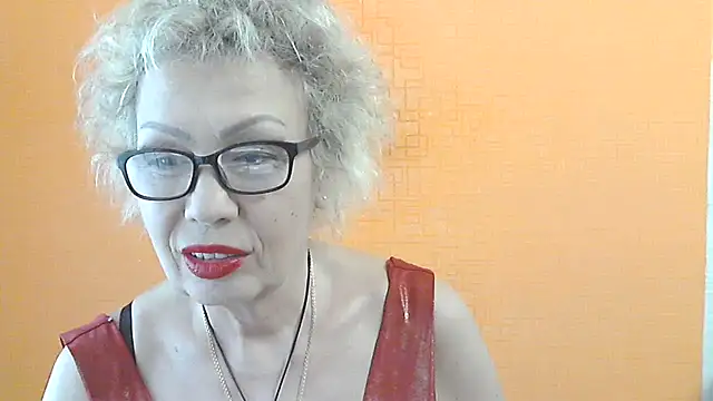 NessyJenixs online show from May 25, 2026, 1:17 pm