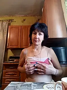 Laura Kiss online show from January 3, 2025, 10:41 am