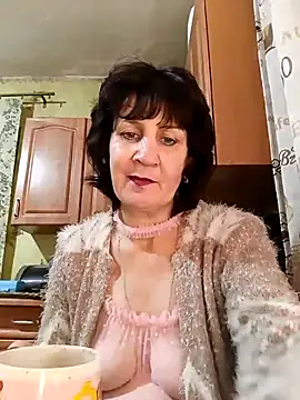 Laura Kiss online show from December 5, 2025, 3:20 pm