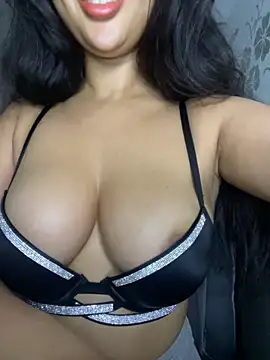 Snapshot of Lobna-alami chatting on October 3, 2025, 4:48 pm Lobna-alami online show from October 3, 2025, 4:48 pm