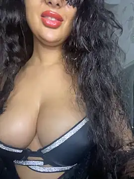 Snapshot of Lobna-alami chatting on October 11, 2025, 6:50 pm Lobna-alami online show from October 11, 2025, 6:50 pm