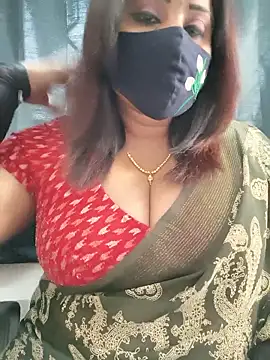 Queenflowerr online show from May 26, 2026, 8:32 am