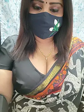 Queenflowerr online show from June 8, 2026, 7:36 pm