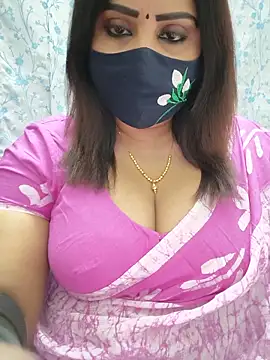 Queenflowerr online show from June 9, 2026, 8:09 pm
