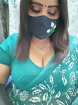 Queenflowerr online show from June 19, 2026, 2:21 pm