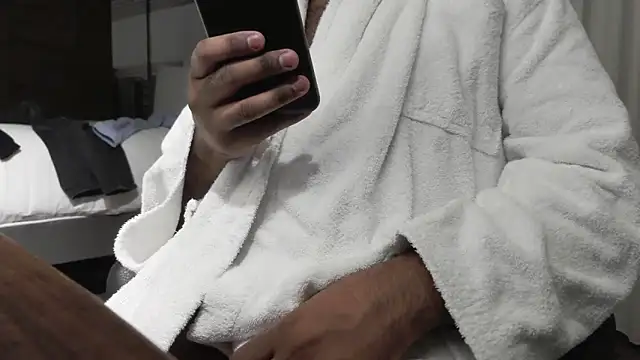 Snapshot of IndienTiger chatting on February 18, 2026, 9:33 pm IndienTiger online show from February 18, 2026, 9:33 pm