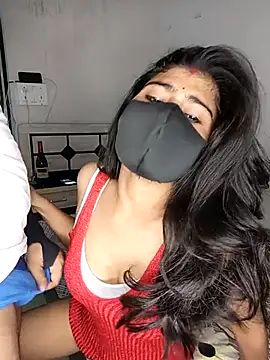 Snapshot of Love-N chatting on April 11, 2026, 4:33 pm Love-N online show from April 11, 2026, 4:33 pm