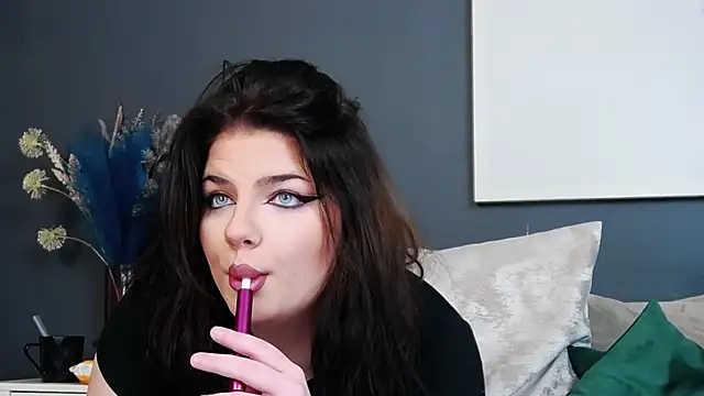SophieRossy online show from February 12, 2025, 8:18 pm