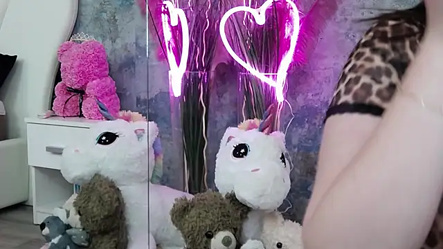 SophieRossy online show from March 15, 2025, 9:27 pm