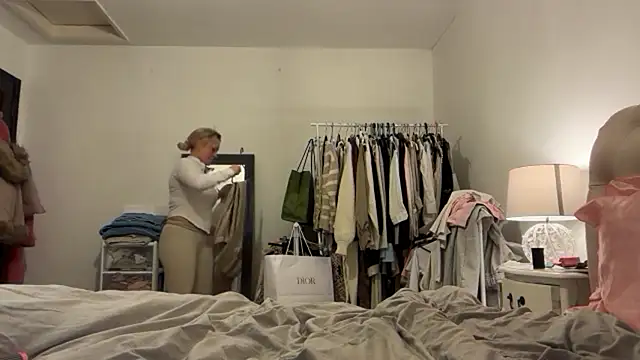 blissdimicco online show from January 5, 2026, 6:44 pm