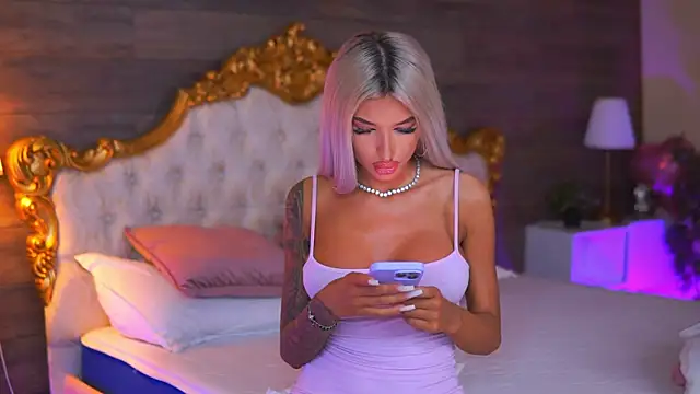 Juicy Jessye online show from June 15, 2026, 7:49 pm