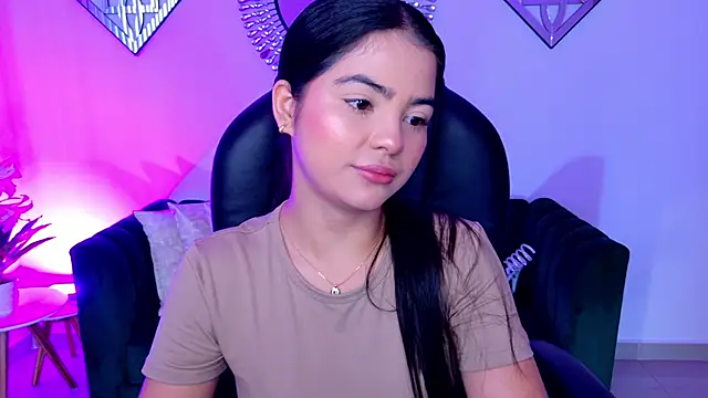 Layla Breezee online show from May 6, 2026, 12:10 pm