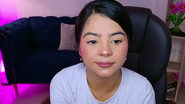 Layla Breezee online show from May 8, 2026, 10:31 am