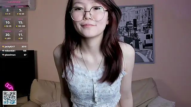 Snapshot of SilverAmos chatting on February 9, 2025, 7:19 pm SilverAmos online show from February 9, 2025, 7:19 pm