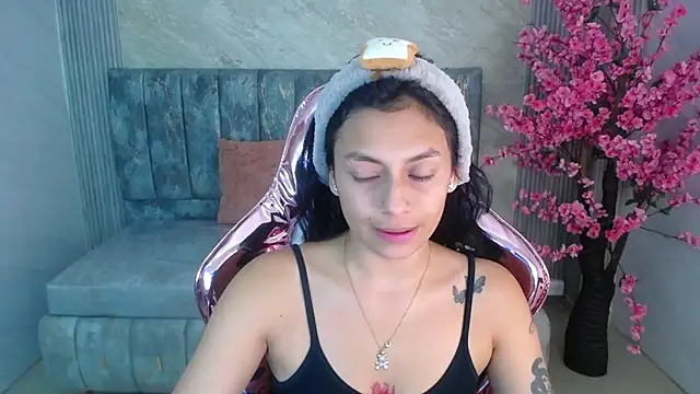 Snapshot of lilith_petit_sub chatting on February 4, 2025, 12:44 pm lilith petit sub online show from February 4, 2025, 12:44 pm
