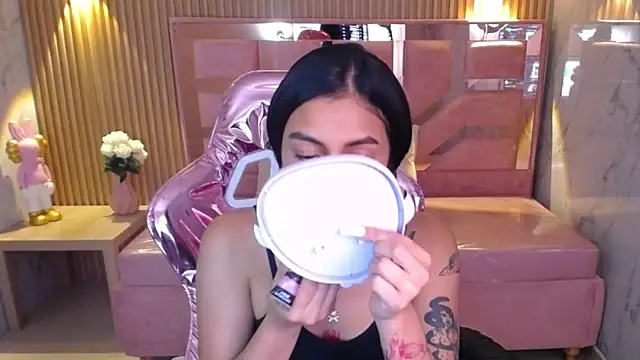 Snapshot of lilith_petit_sub chatting on February 5, 2025, 1:04 am lilith petit sub online show from February 5, 2025, 1:04 am