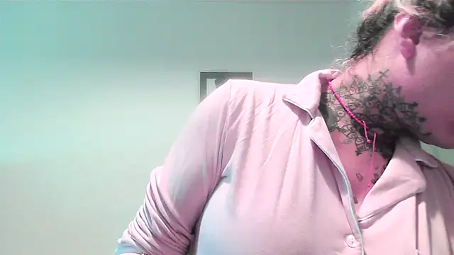 Snapshot of serena__vedette chatting on September 24, 2025, 9:45 am serena  vedette online show from September 24, 2025, 9:45 am
