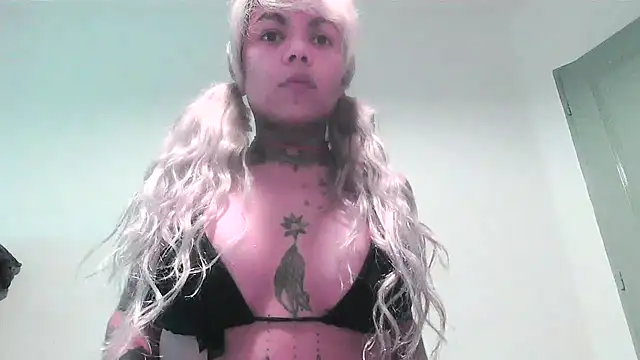 Snapshot of serena__vedette chatting on September 25, 2025, 10:52 am serena  vedette online show from September 25, 2025, 10:52 am