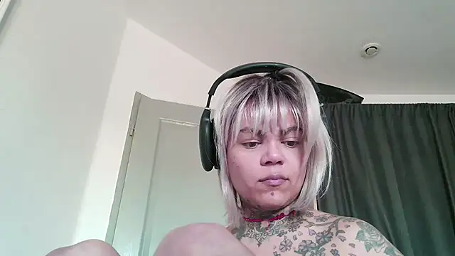 serena  vedette online show from April 22, 2026, 4:19 pm