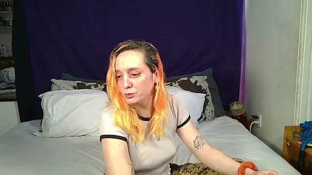 Snapshot of Evelan420 chatting on September 30, 2025, 6:02 pm Evelan420 online show from September 30, 2025, 6:02 pm