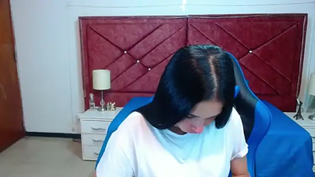 victoria adams07 online show from March 20, 2026, 8:14 pm