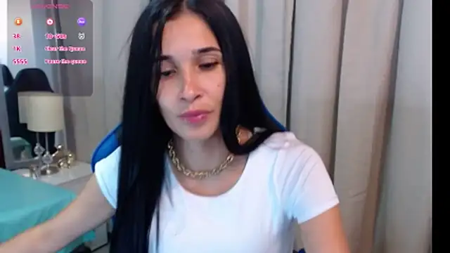 victoria adams07 online show from April 28, 2026, 7:52 pm