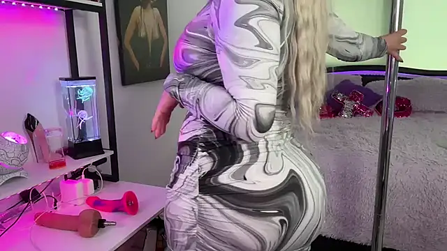 angeladiamond1 online show from October 12, 2025, 2:05 pm