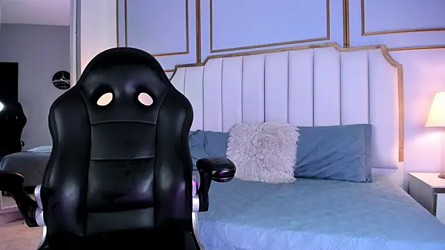 Raven jade  online show from February 12, 2025, 9:20 am