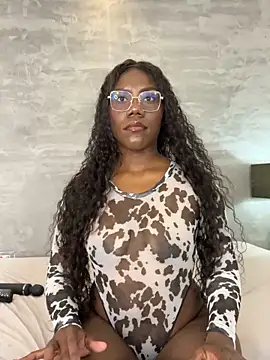 Snapshot of Alaia_Colins chatting on May 31, 2026, 12:52 am Alaia Colins online show from May 31, 2026, 12:52 am