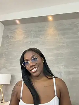 Alaia Colins online show from August 4, 2026, 11:07 pm