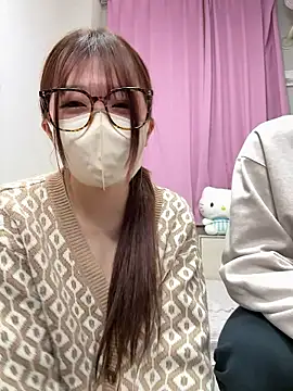 NA-KAREN-V8 online show from May 4, 2026, 9:16 am