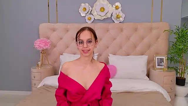 SandraTucker online show from March 1, 2025, 9:18 am