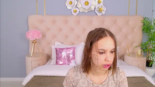 Snapshot of SandraTucker chatting on March 21, 2026, 2:49 am SandraTucker online show from March 21, 2026, 2:49 am