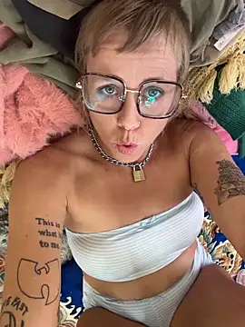 I am babydoll online show from May 5, 2026, 2:19 am