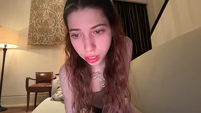 HappyVivy online show from December 18, 2025, 12:49 am