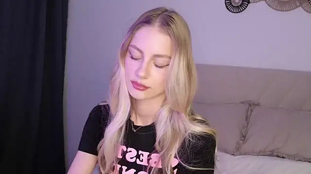 GabriellaOlsen online show from June 18, 2026, 1:26 pm
