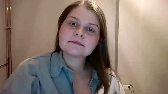 lovexCaroline online show from January 21, 2025, 7:28 pm