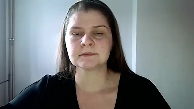 lovexCaroline online show from January 22, 2025, 2:35 pm