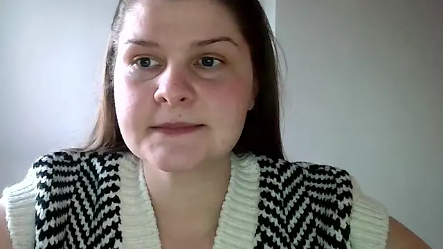 lovexCaroline online show from January 28, 2025, 2:42 pm