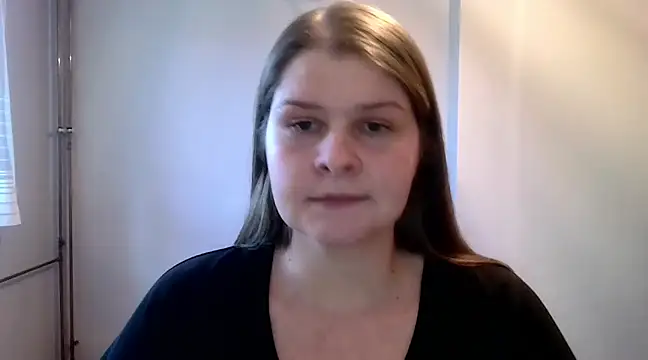 lovexCaroline online show from January 29, 2025, 3:04 pm
